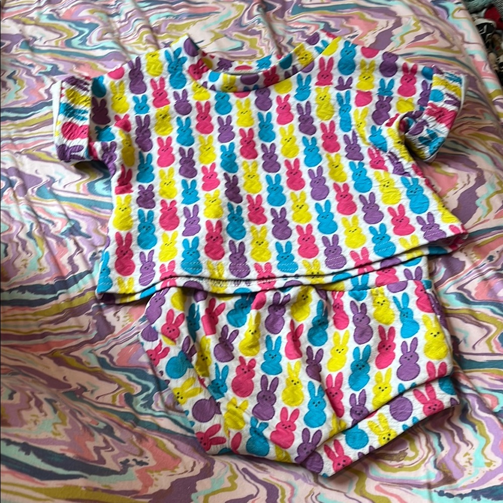 B46 Small Shop 2pc Easter “Peep” Print Boxy Tee w/ Bummies; EUC